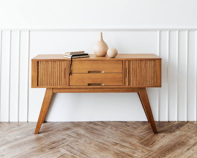 Dekoration einer Holzkonsole