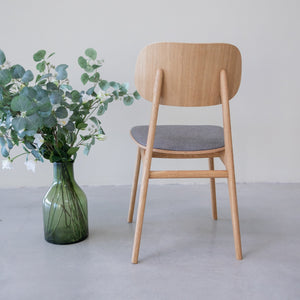 2er- oder 4er-Pack Varde-Esszimmerstühle, Gestell Eiche massiv, gepolstert