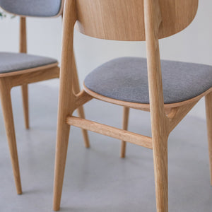 2er- oder 4er-Pack Varde-Esszimmerstühle, Gestell Eiche massiv, gepolstert