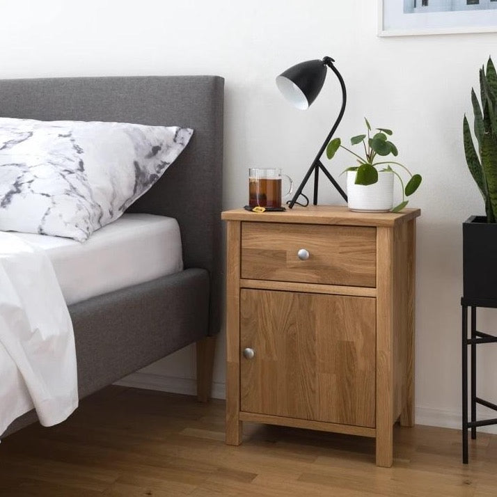 Laura 2 Nachttisch aus massiver Eiche, 45 x 37 x 60 cm.