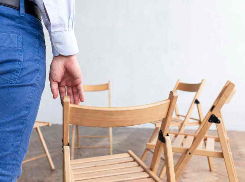 Wie Sie das Holz Ihrer Stühle und Tische schützen können