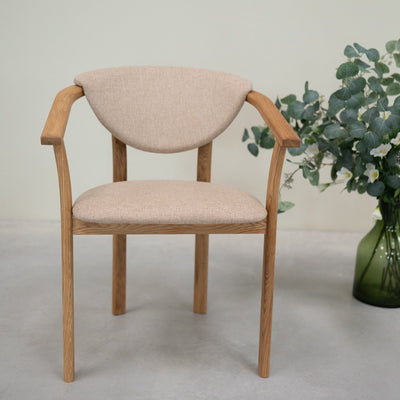 2er- oder 4er-Pack Alexis Esszimmerstühle, Gestell Eiche massiv, Polsterung Beige | NordicStory