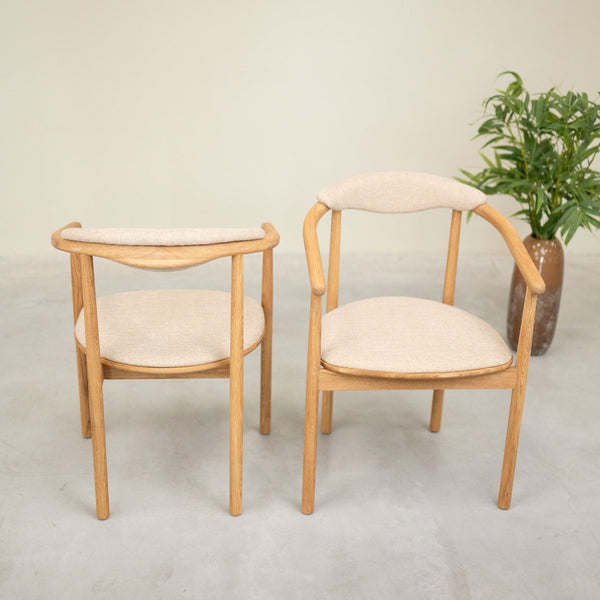 Set aus 2 oder 4 Esszimmerstühlen aus massiver Eiche Lord, Polster | NordicStory