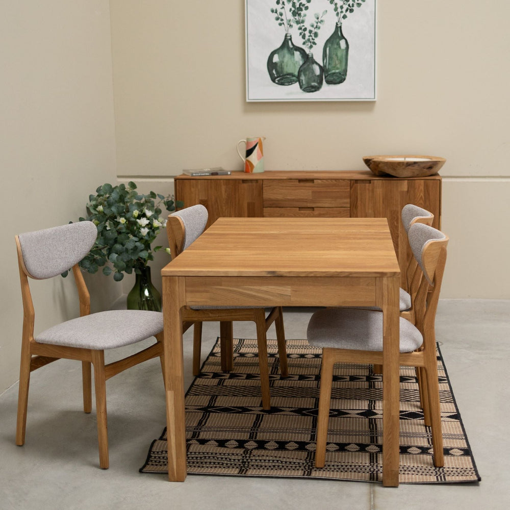 2er- oder 4er-Pack Maxwell Esszimmerstühle aus massiver Eiche, gepolstert in Grau | VESKOR