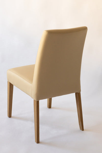 2er- oder 4er-Pack Malaga Esszimmerstühle, Gestell Eiche massiv, Polsterung Beige | NordicStory
