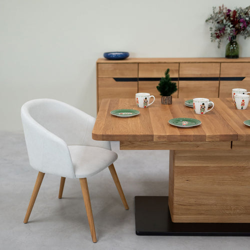 Armlehnstuhl Ana aus massiver Eiche mit Polsterung | VESKOR