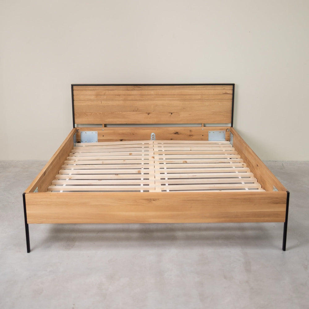 Bett aus massiver Eiche Runa | NordicStory