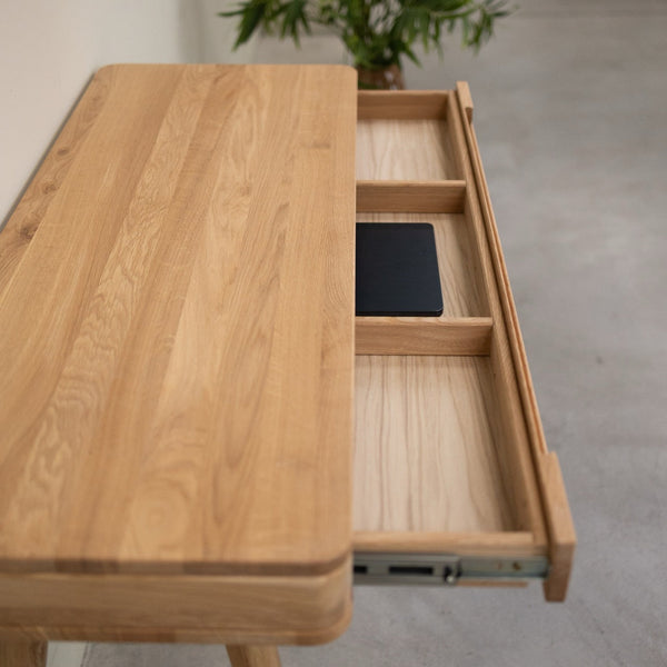 Schreibtisch aus massiver Eiche Escandi Atelier | NordicStory