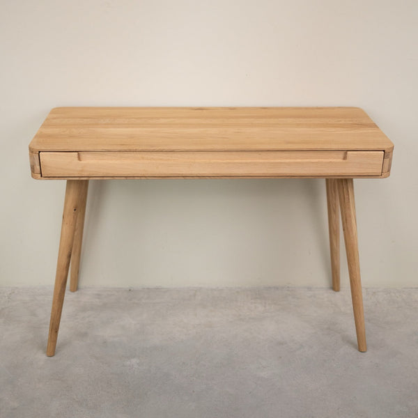 Schreibtisch aus massiver Eiche Escandi Atelier | NordicStory