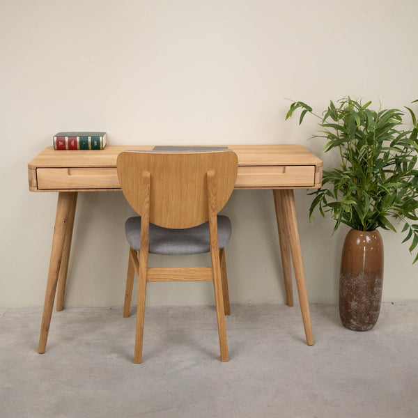 Schreibtisch aus massiver Eiche Escandi Atelier | NordicStory