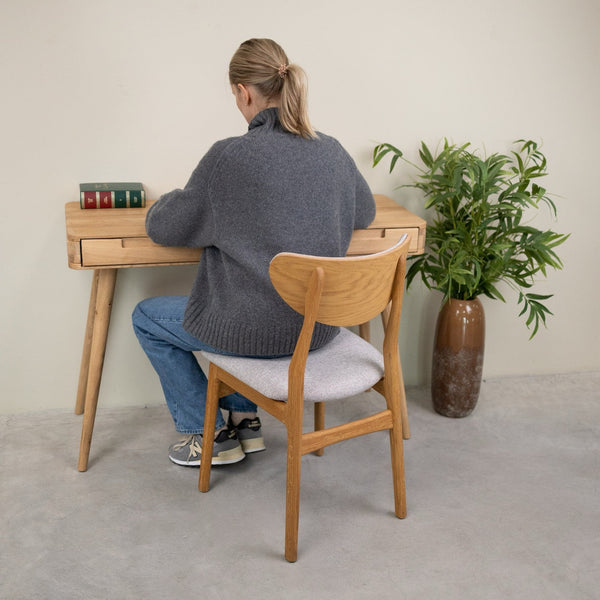 Schreibtisch aus massiver Eiche Escandi Atelier | NordicStory
