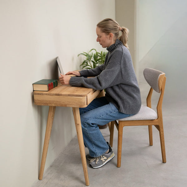 Schreibtisch aus massiver Eiche Escandi Atelier | NordicStory