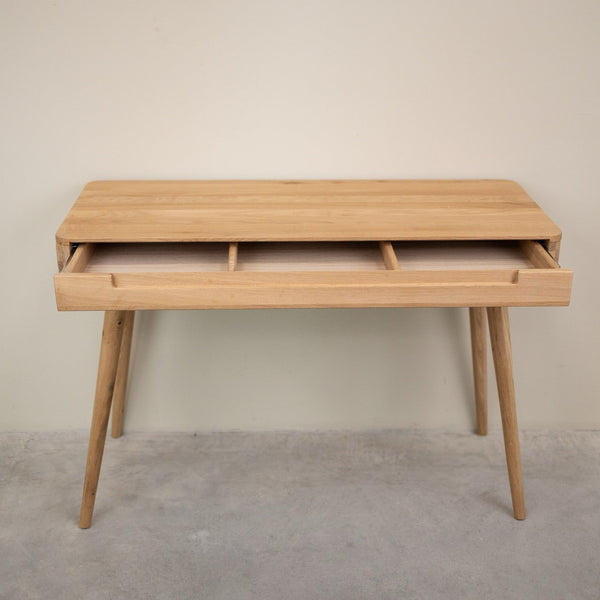 Schreibtisch aus massiver Eiche Escandi Atelier | NordicStory