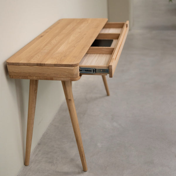 Schreibtisch aus massiver Eiche Escandi Atelier | NordicStory