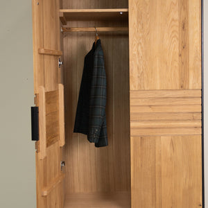 Kleiderschrank aus massiver Eiche Runa | NordicStory