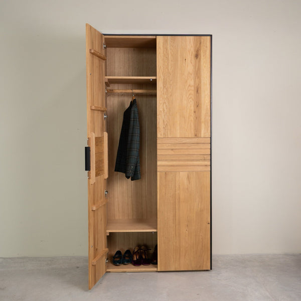 Kleiderschrank aus massiver Eiche Runa | NordicStory