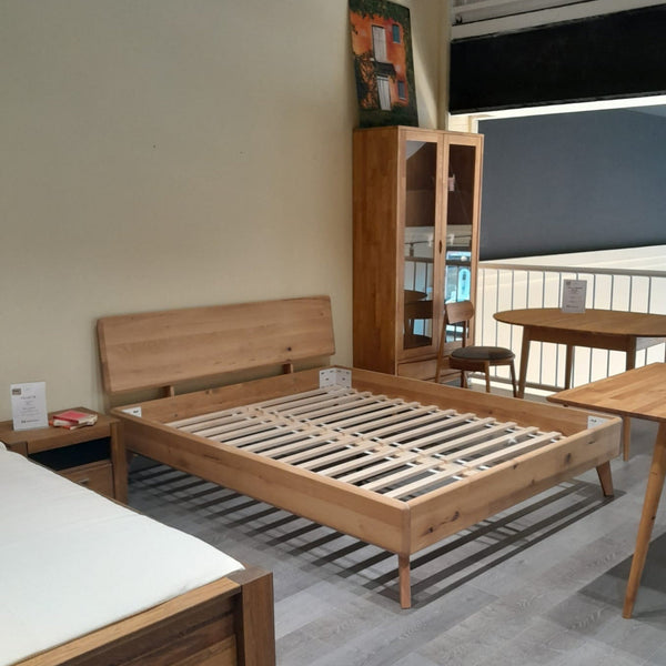 Bett aus massiver Eiche Sweden | VESKOR
