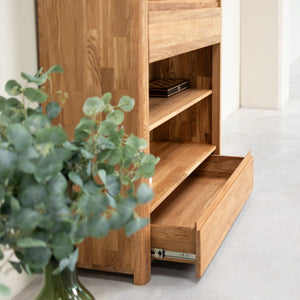 Bücherregal mit 2 Schubladen aus massiver Eiche wood Elsa 2 | NordicStory