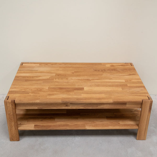 Couchtisch aus massiver Eiche Mauritz 4 | NordicStory