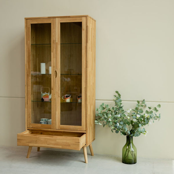 Vitrine aus massiver Eiche Malmo | VESKOR