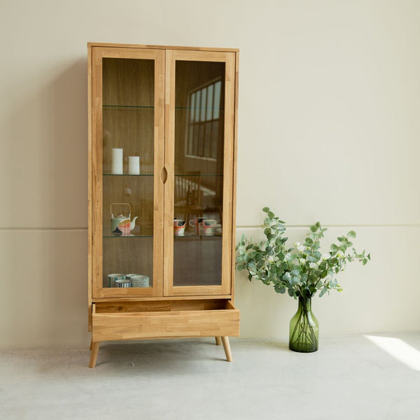 Vitrine aus massiver Eiche Malmo | VESKOR