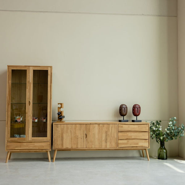 Vitrine aus massiver Eiche Malmo | VESKOR