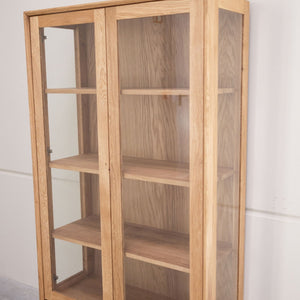 Vitrine aus massiver Eiche Kodama | VESKOR