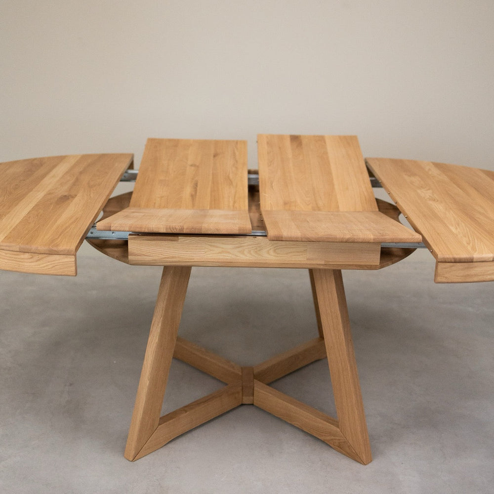 Esstisch Atelier aus massiver Eiche, skandinavisches Design