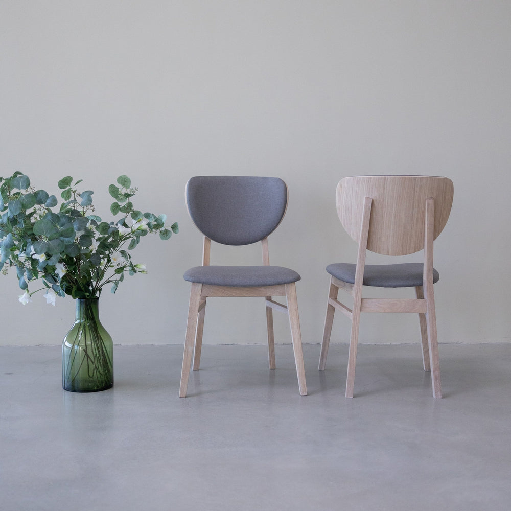 Set aus 2 oder 4 Stühlen aus massiver Eiche Nova | NordicStory