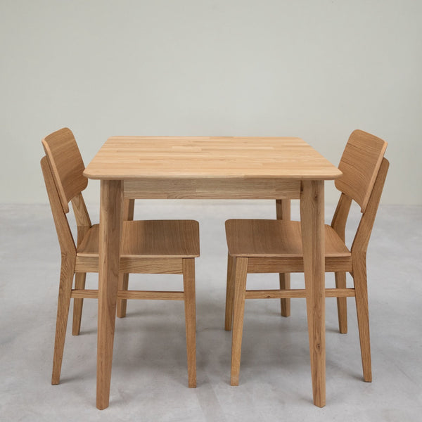 Set aus 2 oder 4 Esszimmerstühlen aus massiver Eiche Kodama | VESKOR