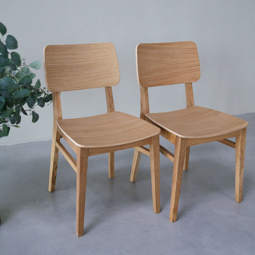 Set aus 2 oder 4 Esszimmerstühlen aus massiver Eiche Kodama | VESKOR