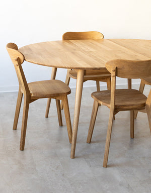 Set aus 2 oder 4 Esszimmerstühlen aus massiver Eiche Isku | NordicStory