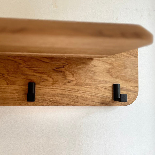 Wandgarderobe aus massiver Eiche Geneva | NordicStory