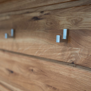 Wandgarderobe aus massiver Eiche Pola | NordicStory