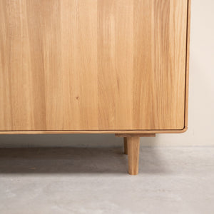 TV-Lowboard aus massiver Eiche Amandi | VESKOR