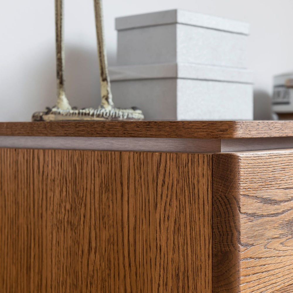 TV-Lowboard aus Eiche Montenegro 24 | LoftStory