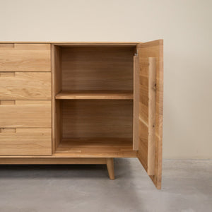Kommode aus massiver Eiche Escandi Atelier | NordicStory
