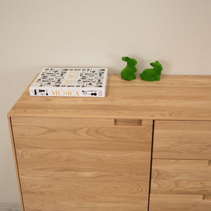 Kommode aus massiver Eiche Escandi Atelier | NordicStory