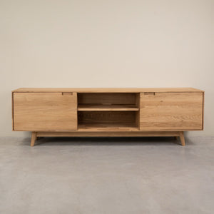 TV-Lowboard aus massiver Eiche Escandi Atelier | NordicStory