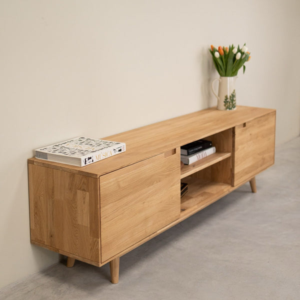 TV-Lowboard aus massiver Eiche Escandi Atelier | NordicStory