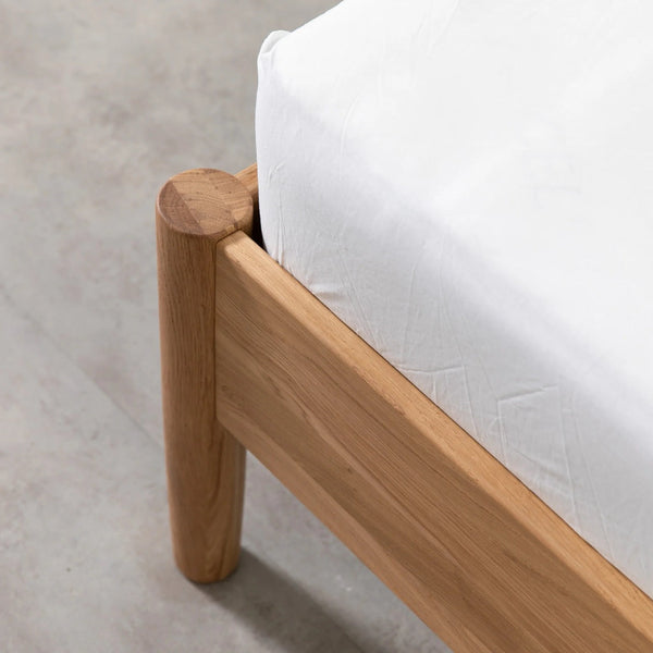 Bett aus massiver Eiche AURA  | VESKOR