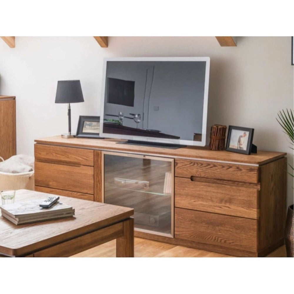 LoftStory Kommode oder TV-Ständer in Eiche Montenegro 26 180 x 42 x 59 cm.
