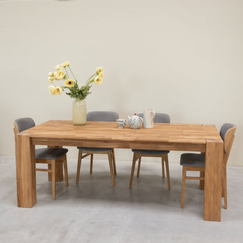 Esstisch aus massiver Eiche Mauritz 3 OakStore NordicStory
