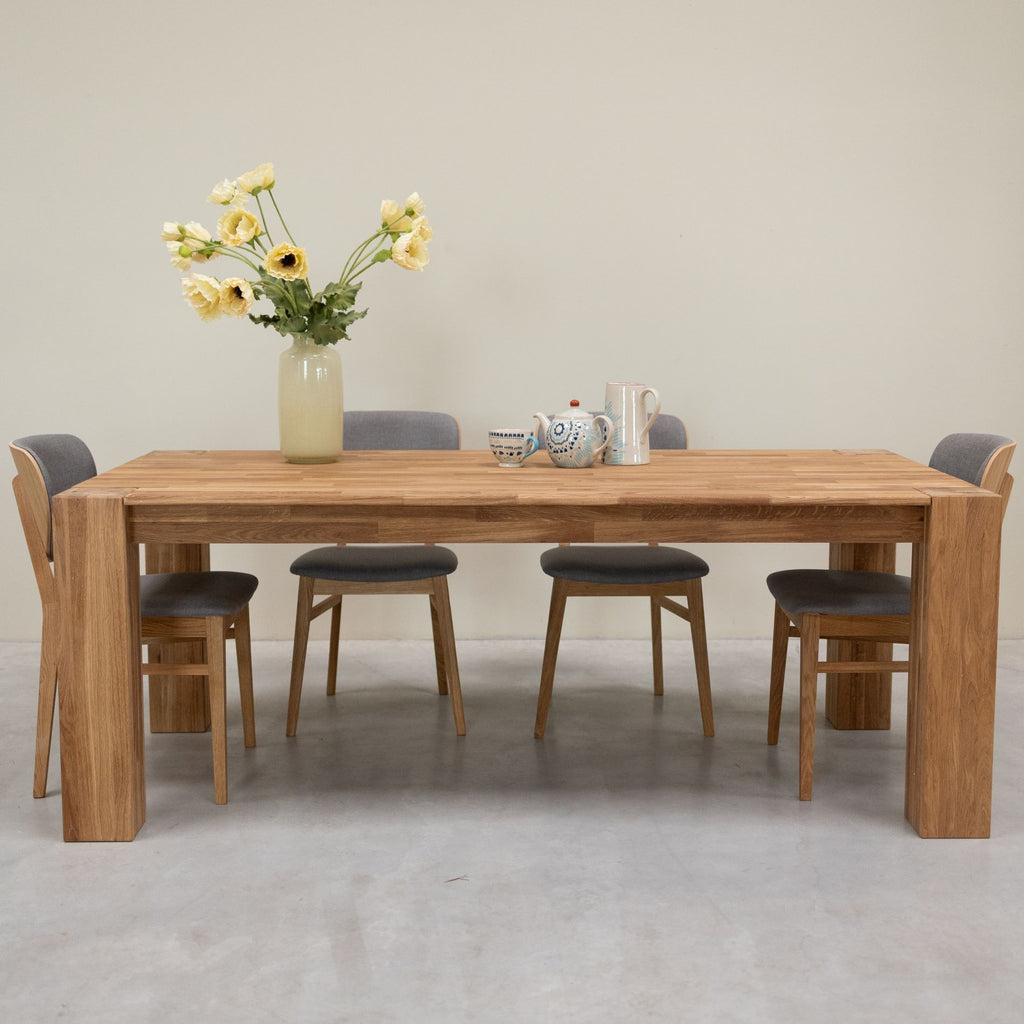 Esstisch aus massiver Eiche Mauritz 3 OakStore NordicStory