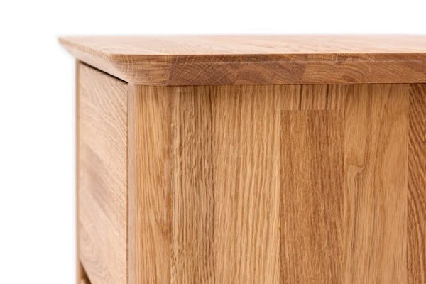 Nachttisch Solvig aus massiver Eiche, 50 x 41 x 50 cm | NordicStory