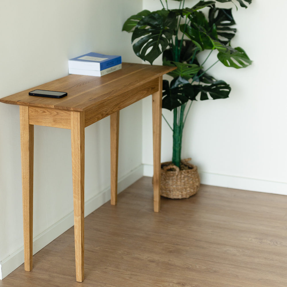 NordicStory Konsolentisch aus massivem Eichenholz 