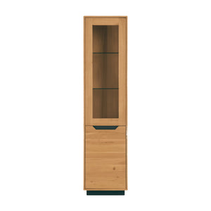 NordicStory_Vitrine_aus_Maciza-Holz_nachhaltiger_Eichenhocker_für_den_Salon