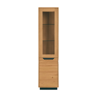 NordicStory_Vitrine_aus_Maciza-Holz_nachhaltiger_Eichenhocker_für_den_Salon