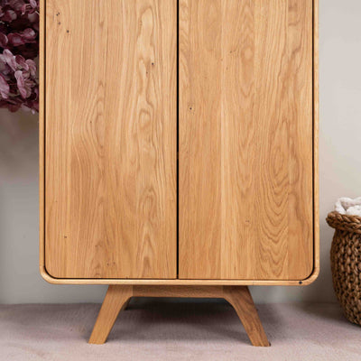 NordicStory Schrank mit 2 Türen aus massiver Eiche Genf, 60 x 45 x 200 cm.