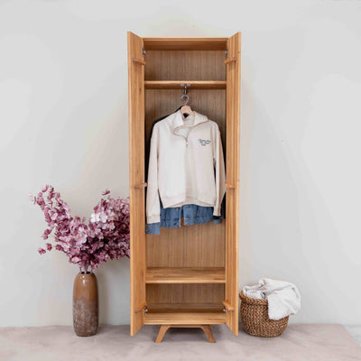 NordicStory Schrank mit 2 Türen aus massiver Eiche Genf, 60 x 45 x 200 cm.